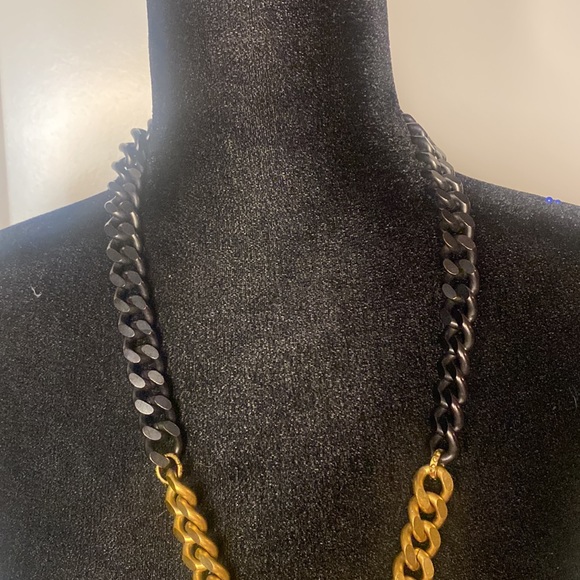 Ela Stone black and gold necklace - Picture 3 of 7